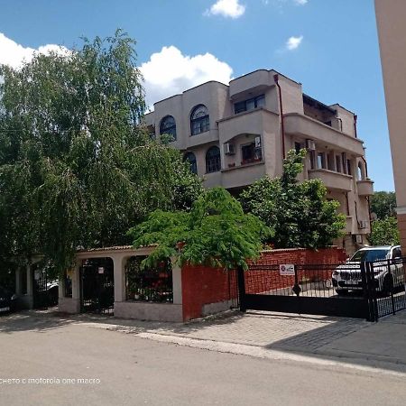 Hotel Dvete Brezi Burgas City Exterior foto