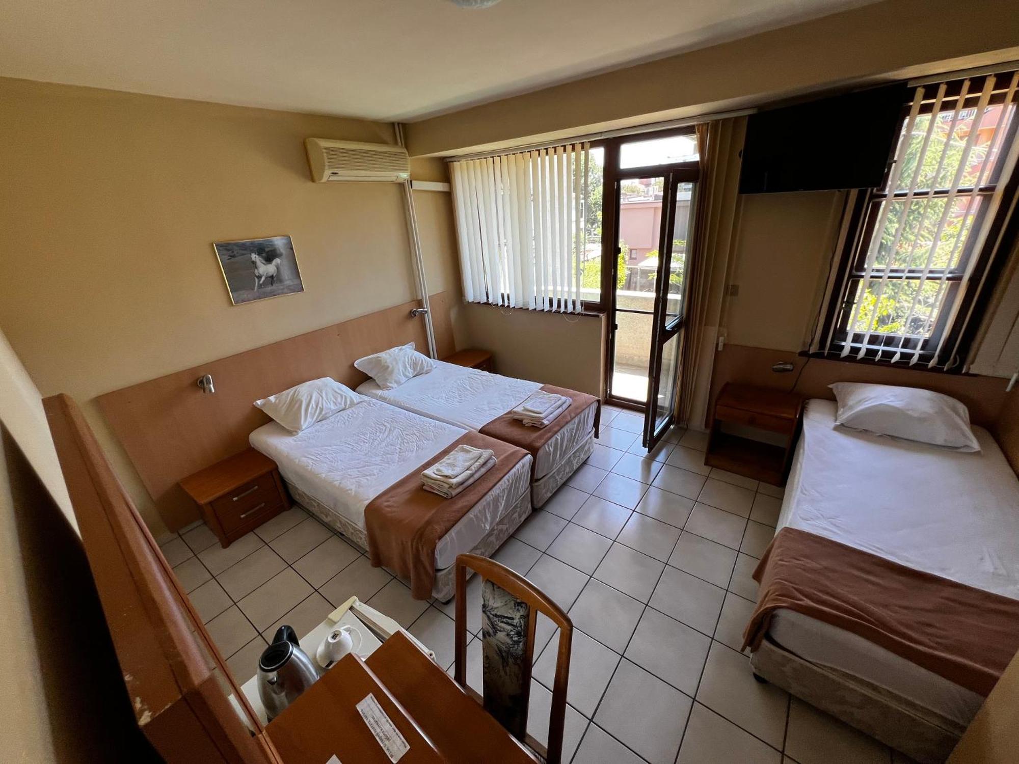 Hotel Dvete Brezi Burgas City Exterior foto