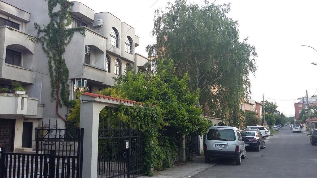 Hotel Dvete Brezi Burgas City Exterior foto
